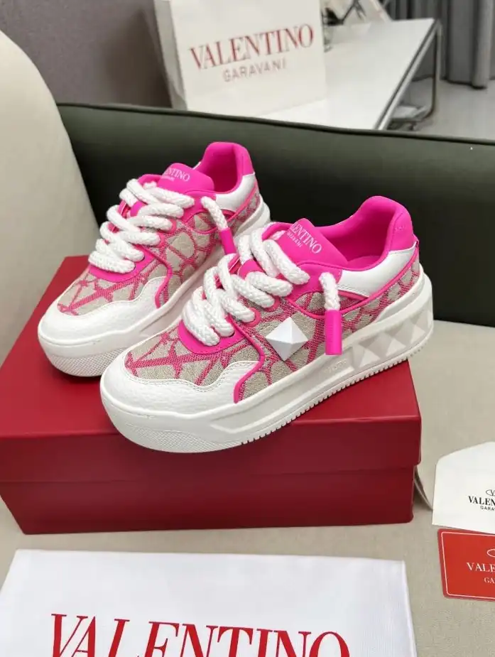 hype Valentino Sneakers