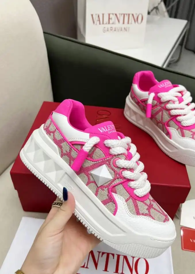 hype Valentino Sneakers