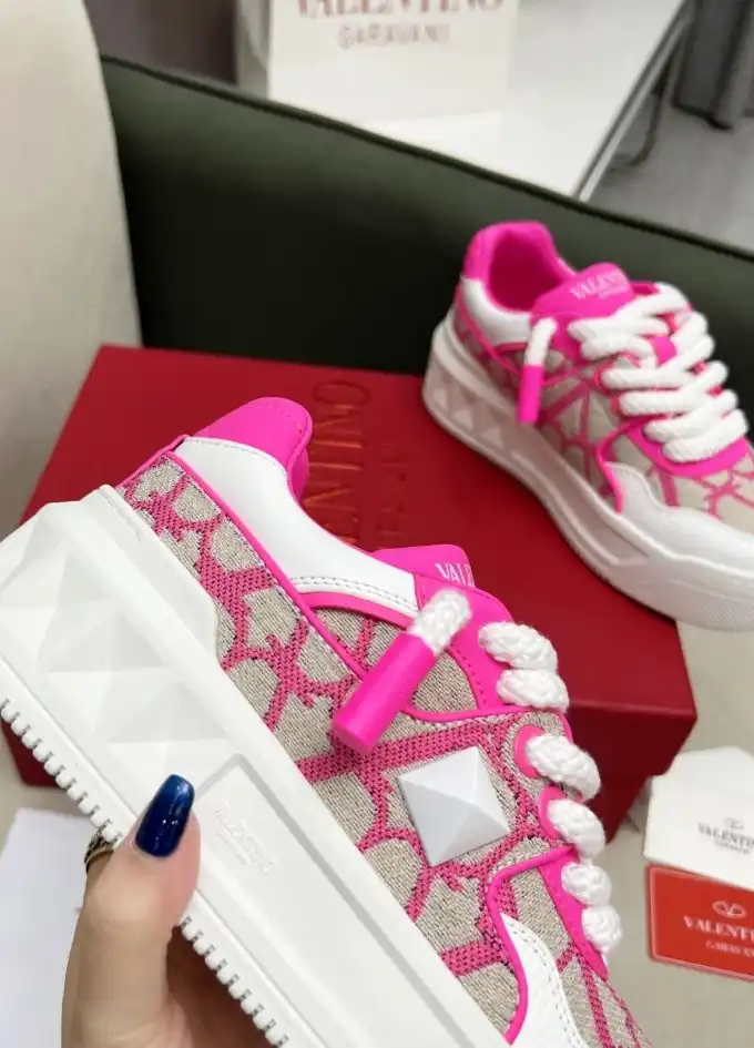 hype Valentino Sneakers