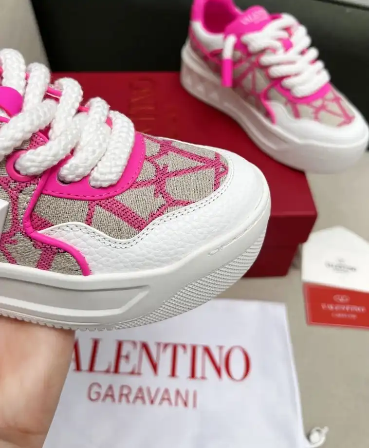 hype Valentino Sneakers