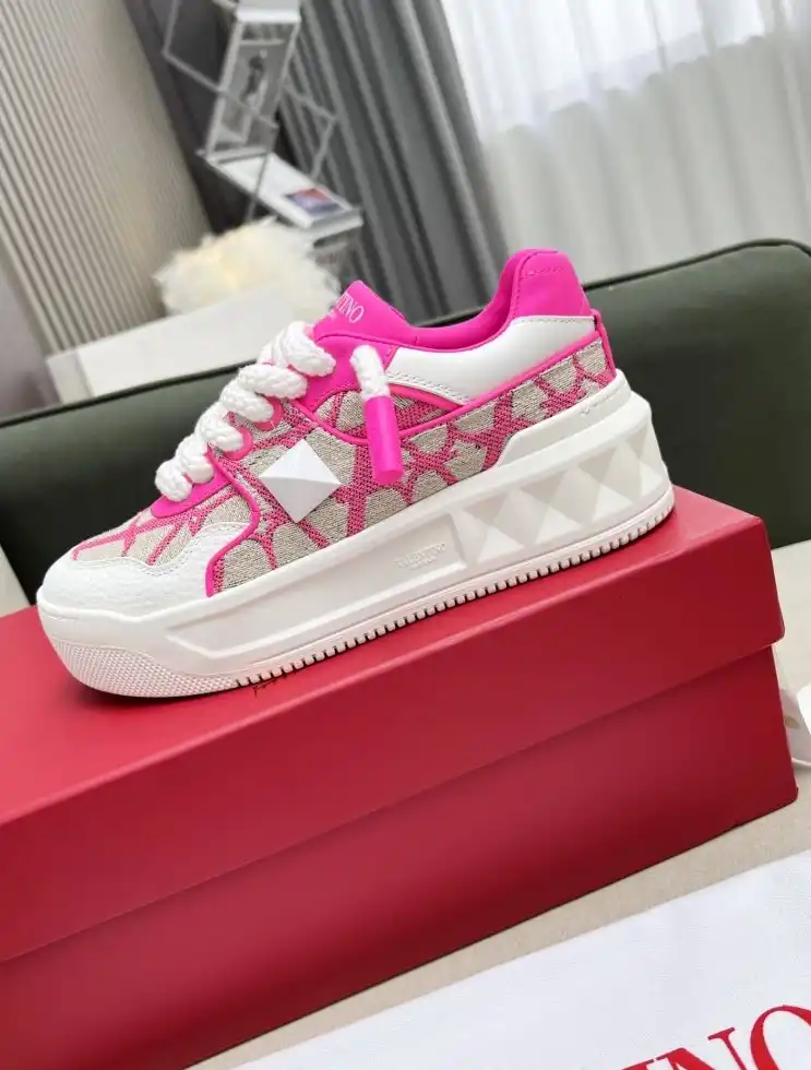 hype Valentino Sneakers