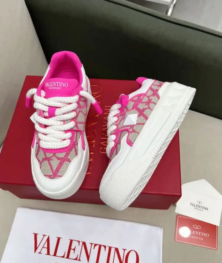 hype Valentino Sneakers