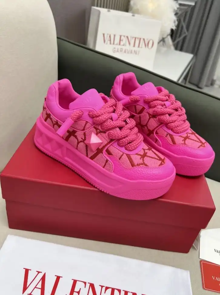 hype Valentino Sneakers