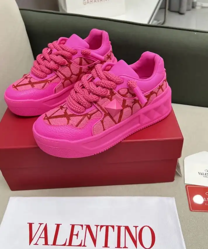 hype Valentino Sneakers