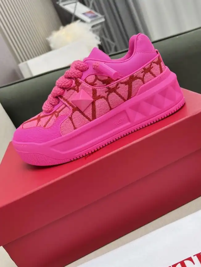 hype Valentino Sneakers