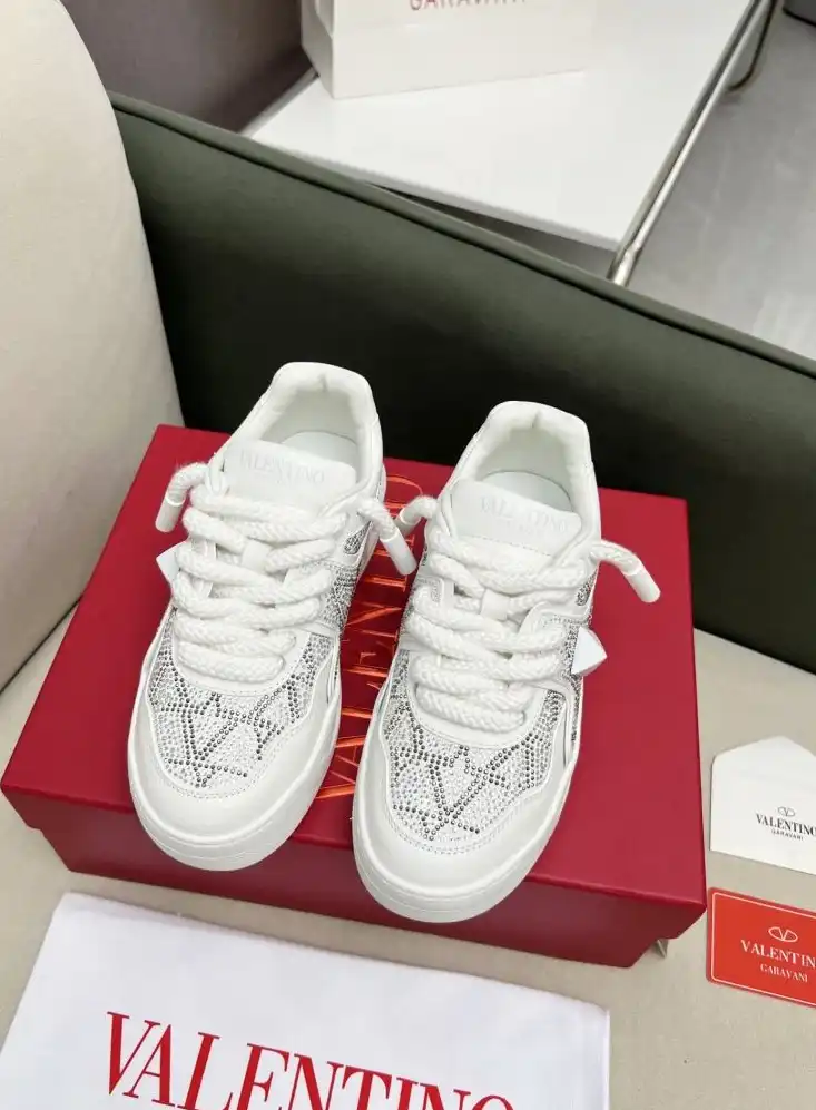 hype Valentino Sneakers