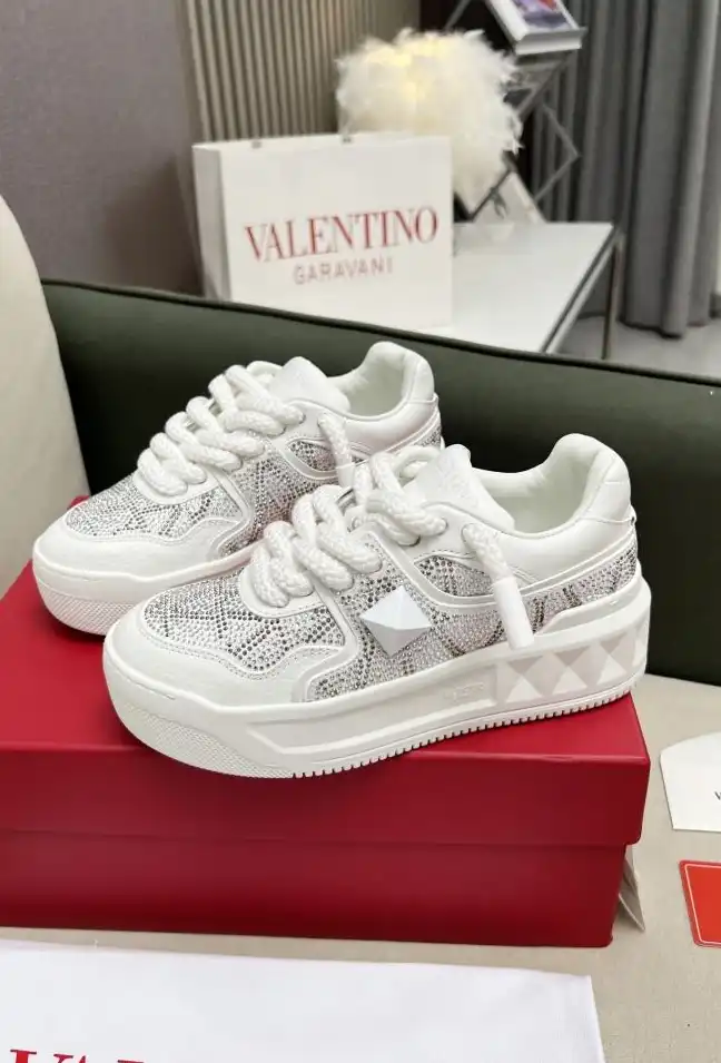 hype Valentino Sneakers