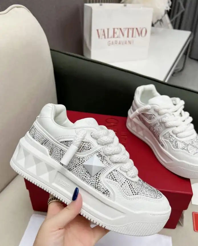 hype Valentino Sneakers