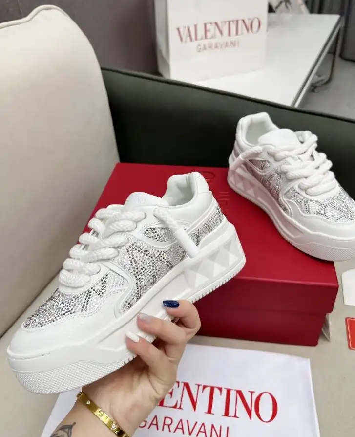 hype Valentino Sneakers