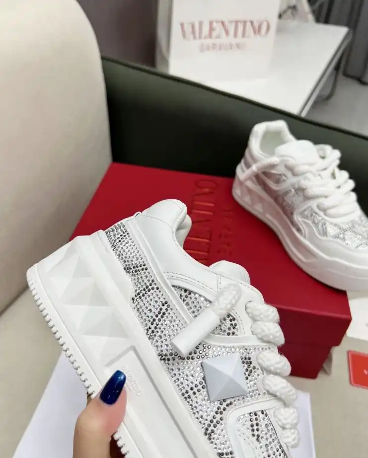 hype Valentino Sneakers