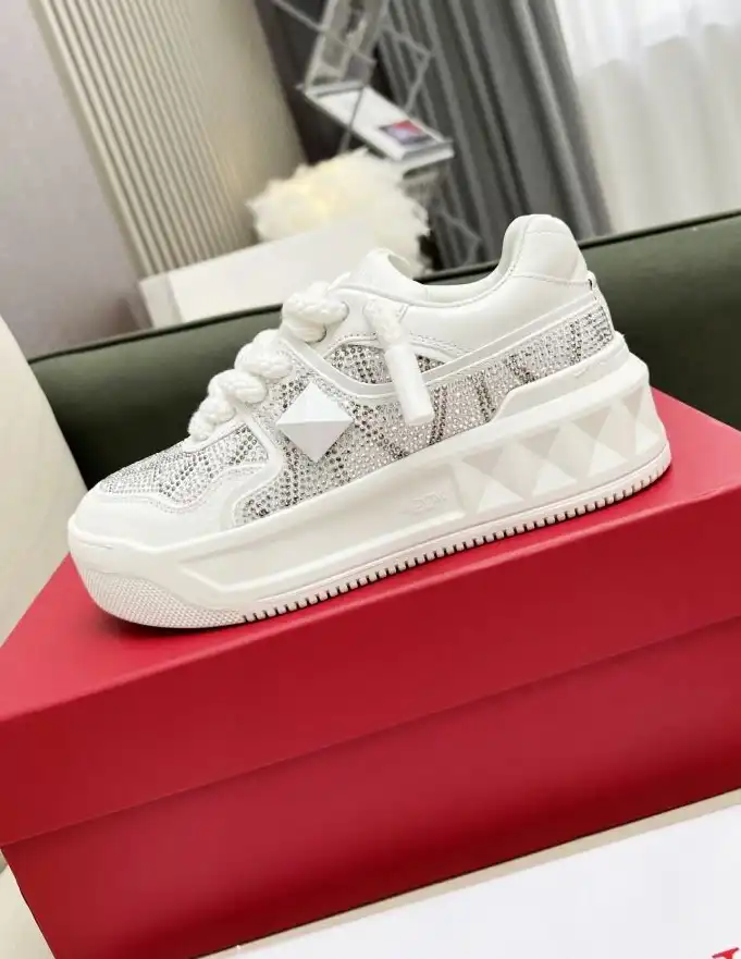 hype Valentino Sneakers