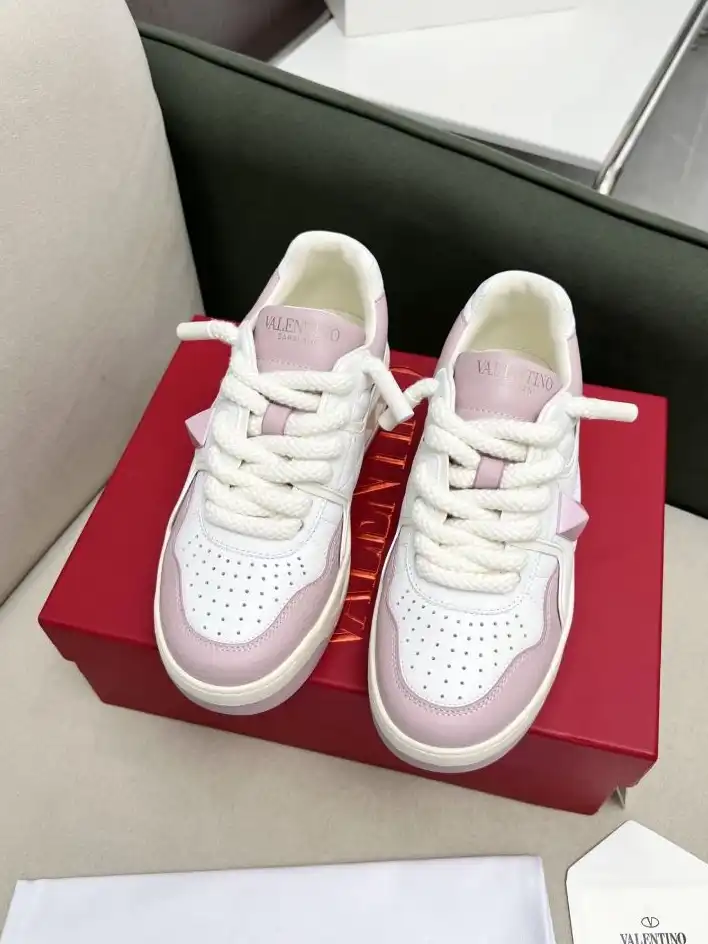 hype Valentino Sneakers