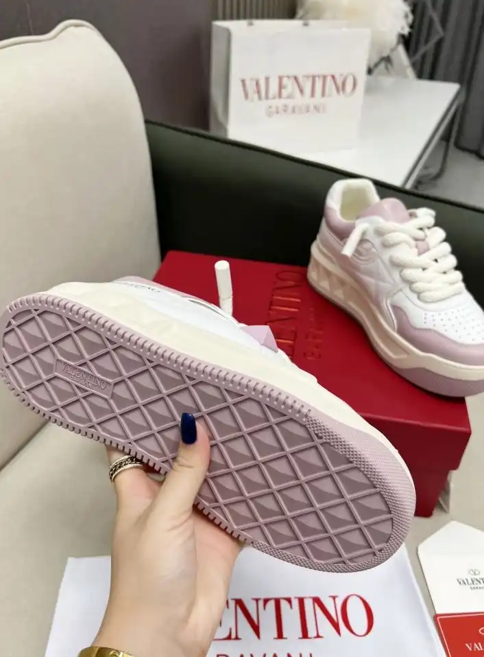 hype Valentino Sneakers