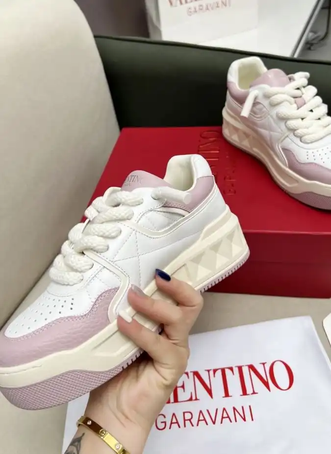 hype Valentino Sneakers