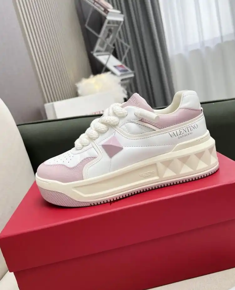 hype Valentino Sneakers