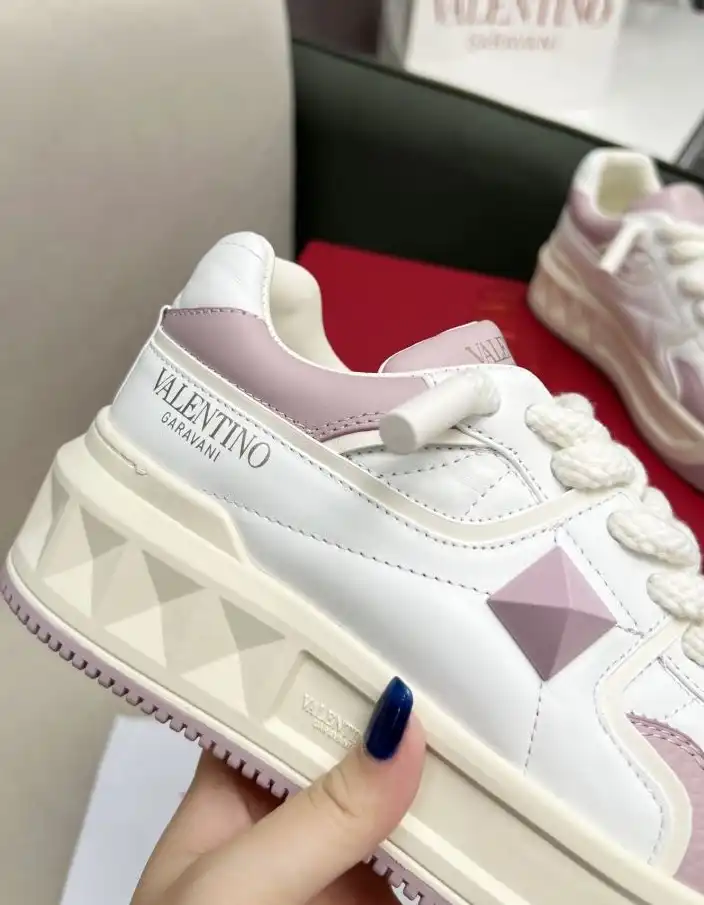 hype Valentino Sneakers