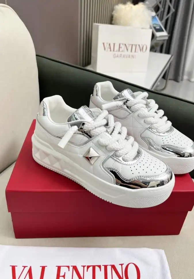 hype Valentino Sneakers