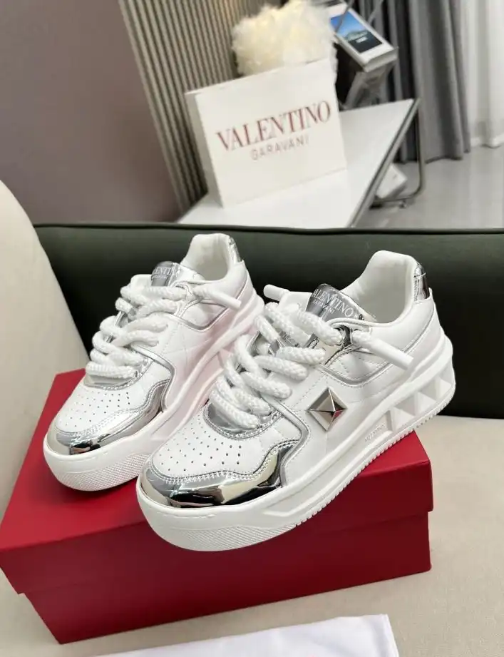 hype Valentino Sneakers