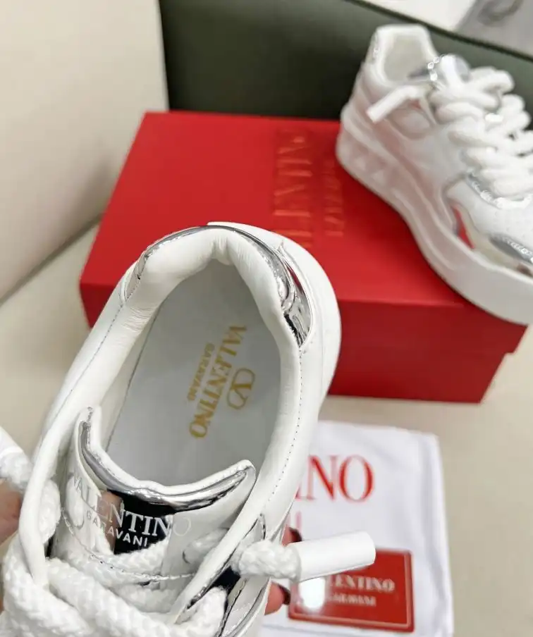 hype Valentino Sneakers