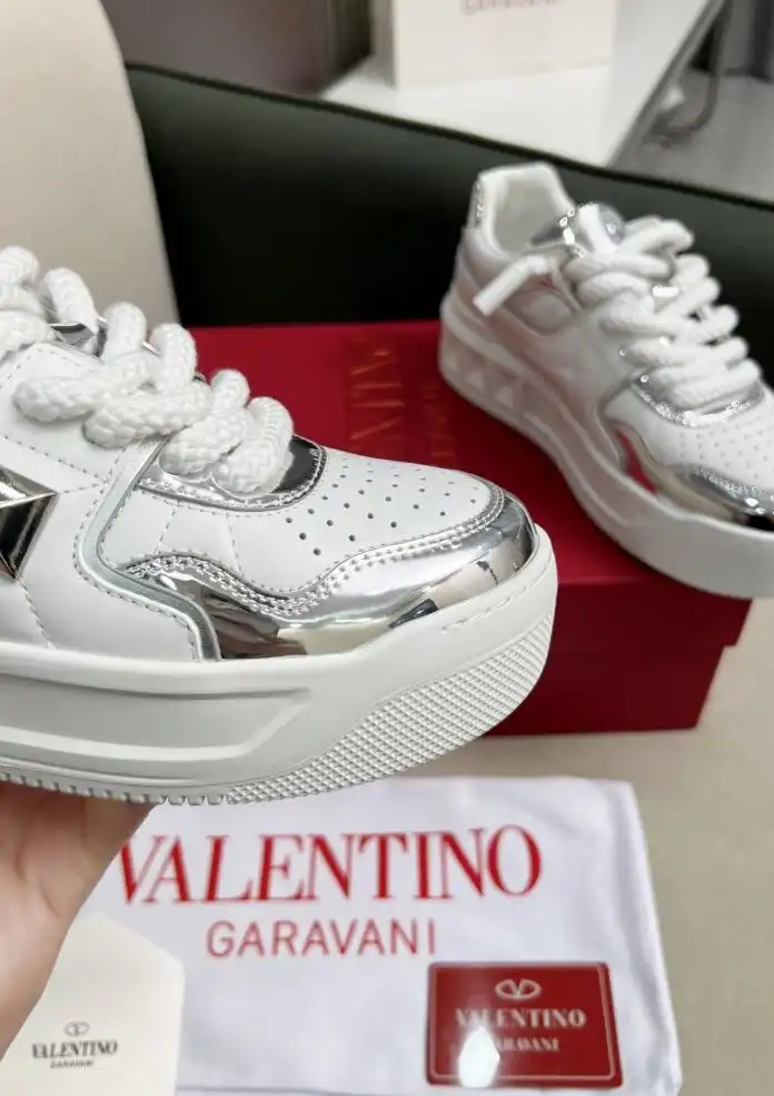 hype Valentino Sneakers