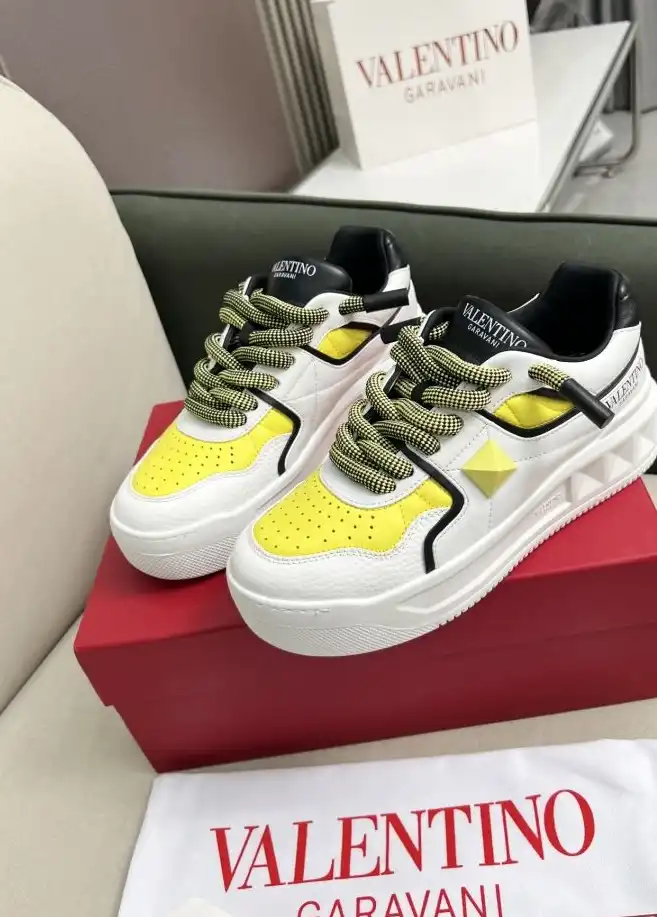 hype Valentino Sneakers