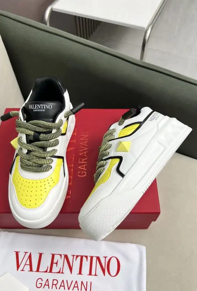 hype Valentino Sneakers