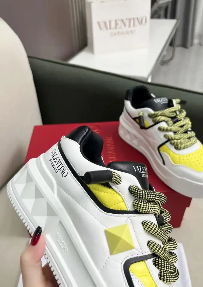 hype Valentino Sneakers