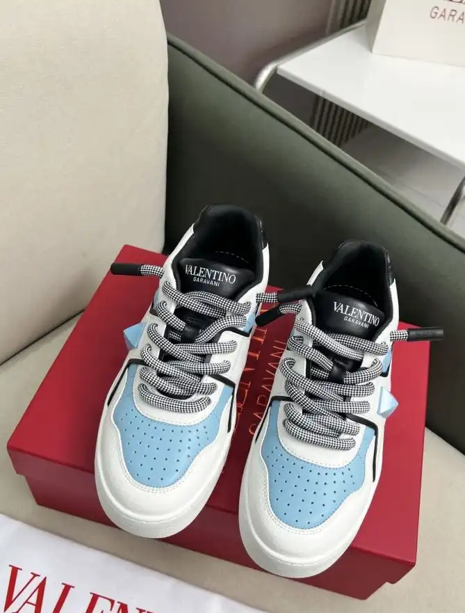 hype Valentino Sneakers