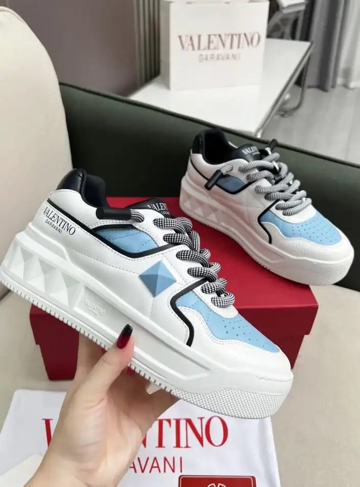 hype Valentino Sneakers