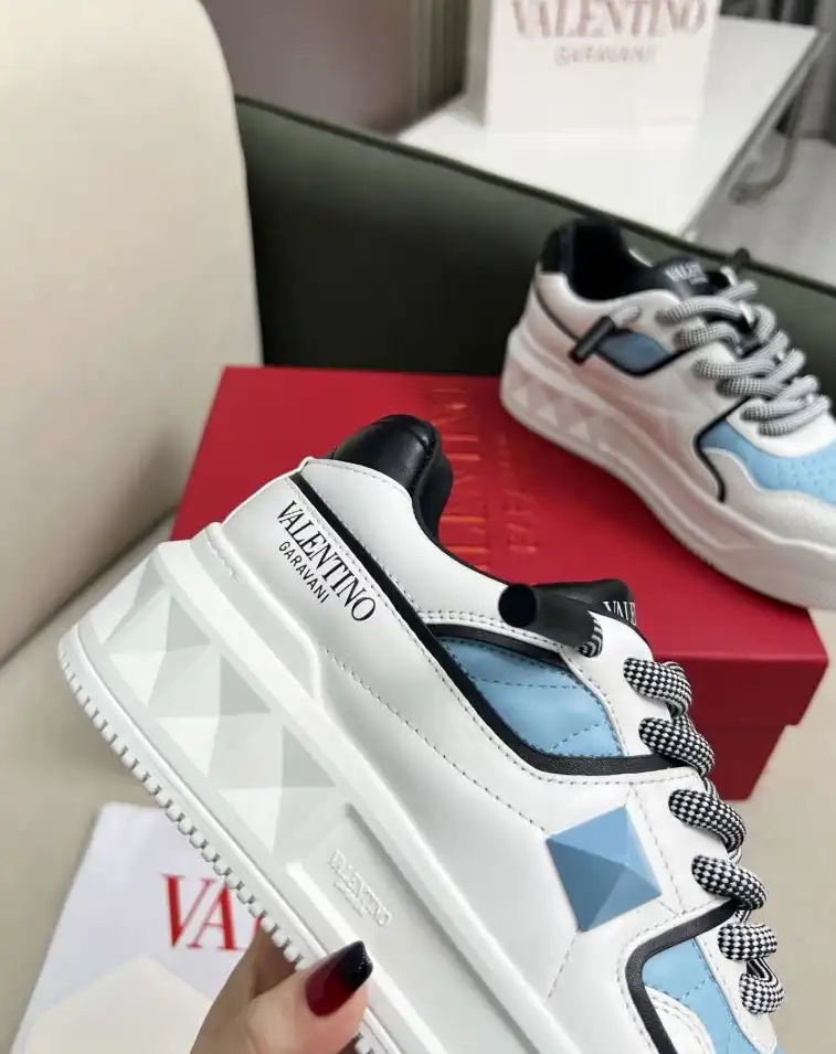 hype Valentino Sneakers