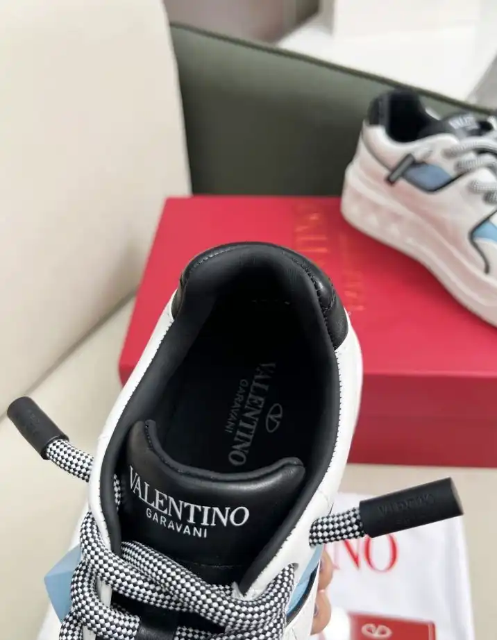 hype Valentino Sneakers