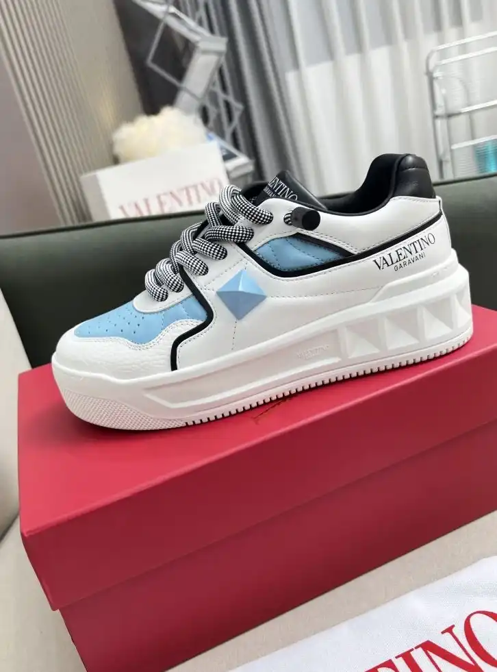 hype Valentino Sneakers