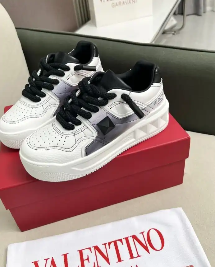 hype Valentino Sneakers