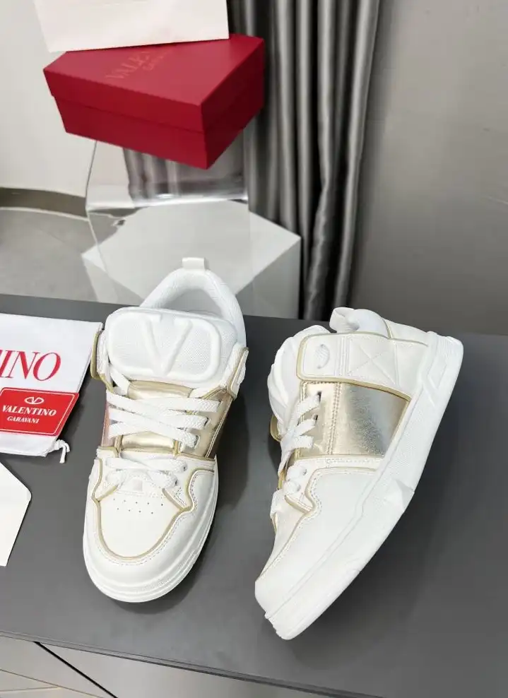 hype Valentino Sneakers