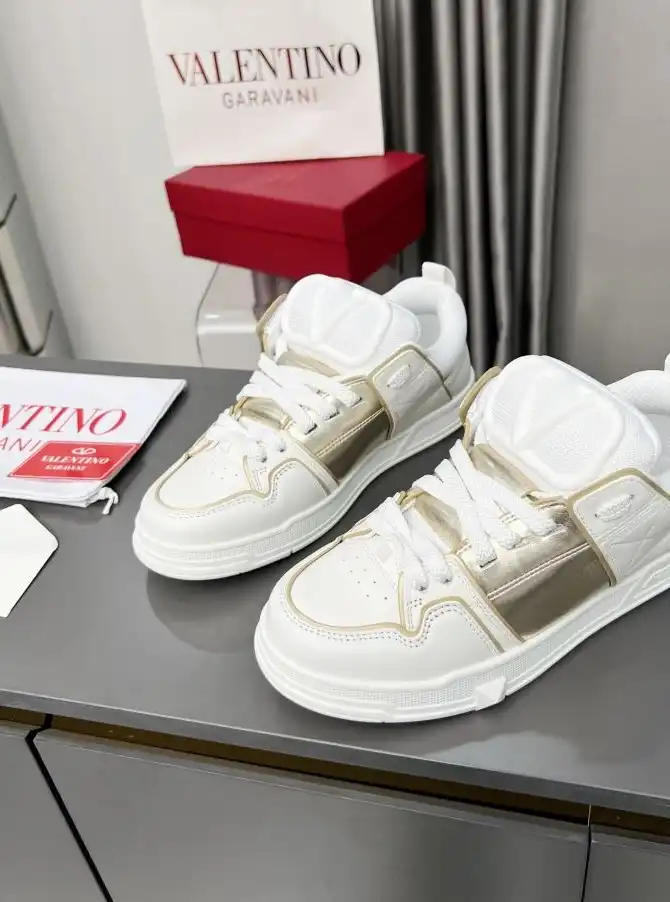 hype Valentino Sneakers