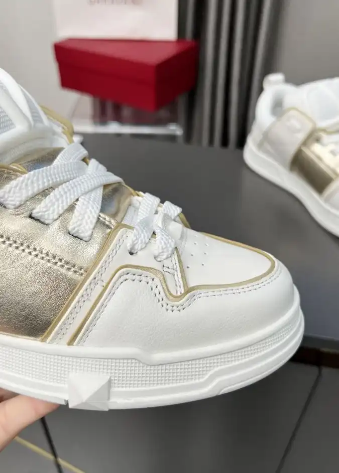 hype Valentino Sneakers