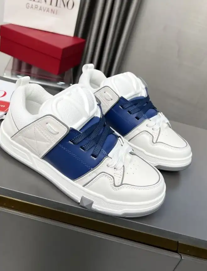 hype Valentino Sneakers