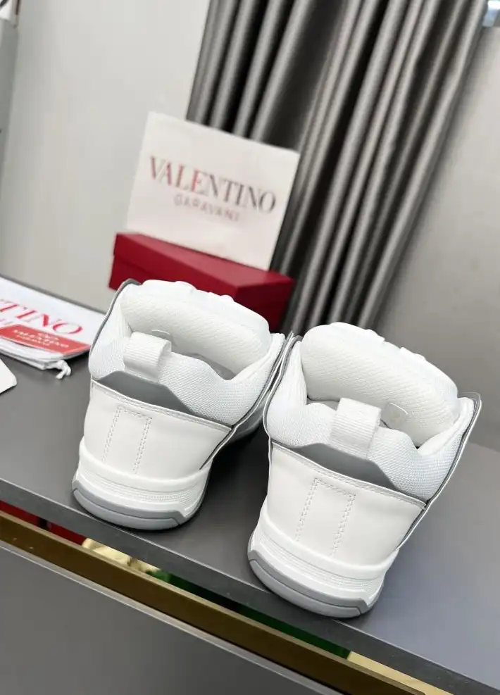 hype Valentino Sneakers