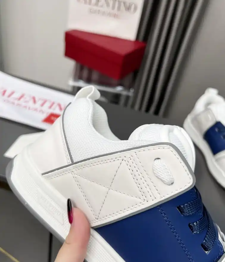 hype Valentino Sneakers