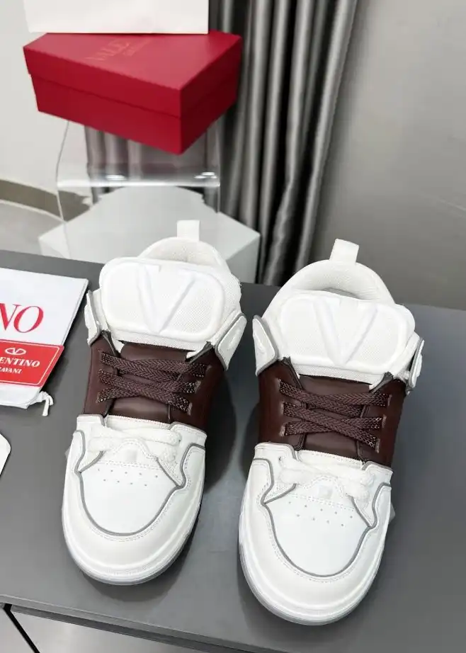 hype Valentino Sneakers