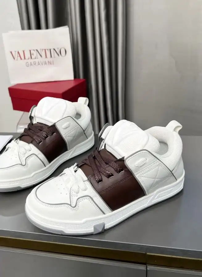 hype Valentino Sneakers