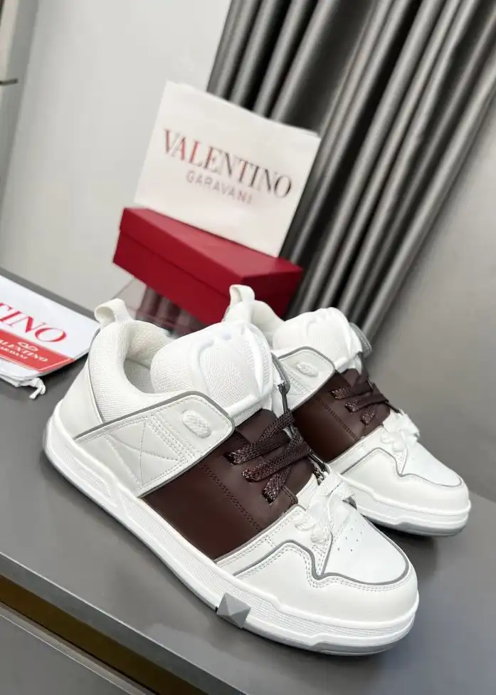 hype Valentino Sneakers