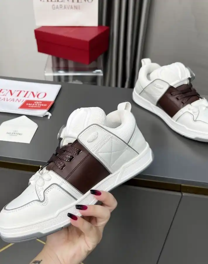 hype Valentino Sneakers