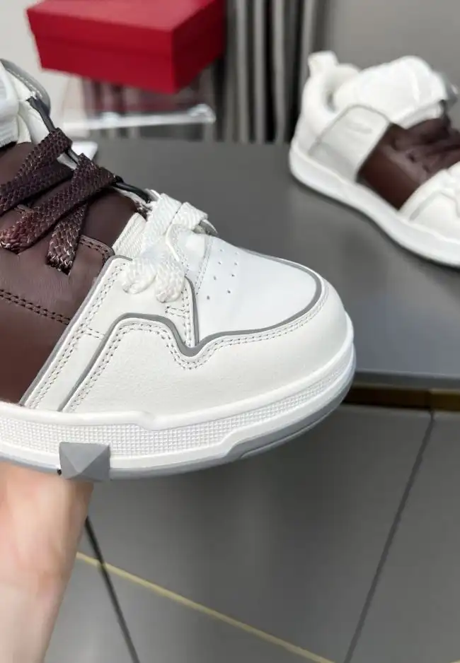 hype Valentino Sneakers