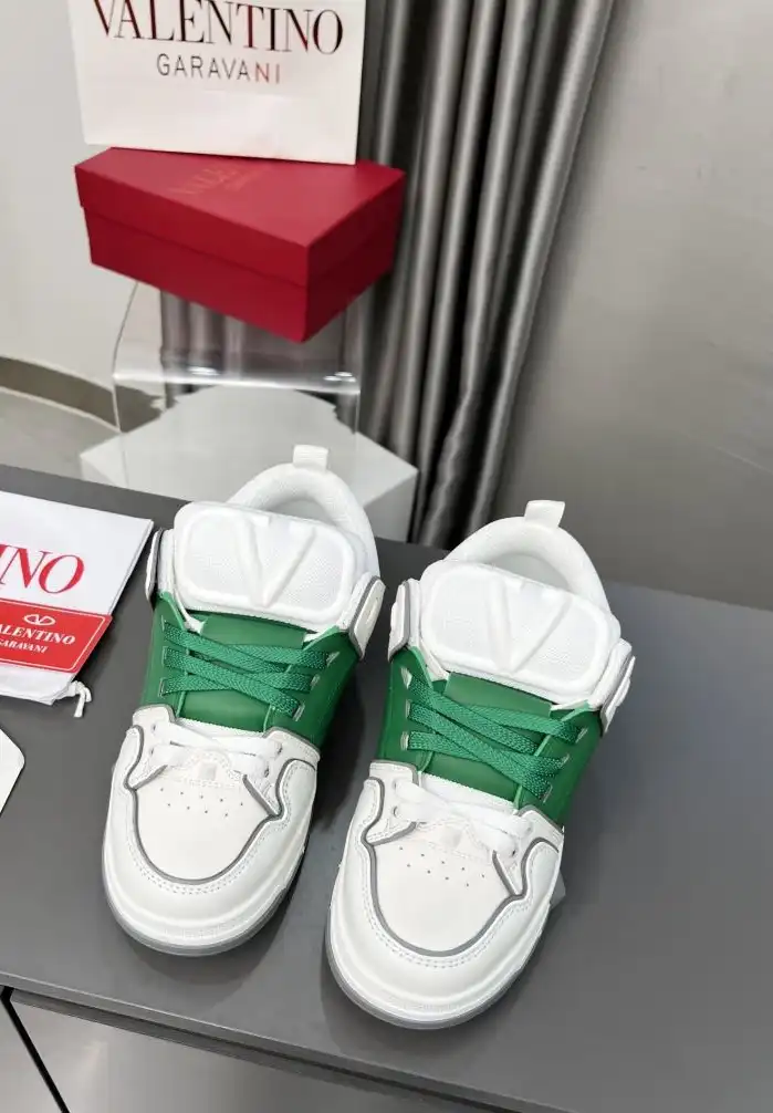 hype Valentino Sneakers