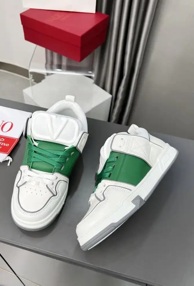 hype Valentino Sneakers