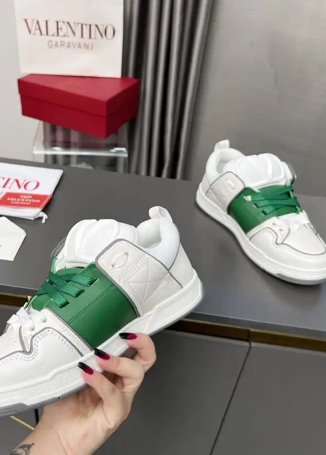 hype Valentino Sneakers