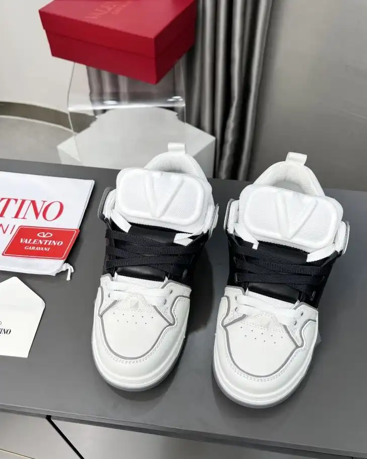 hype Valentino Sneakers