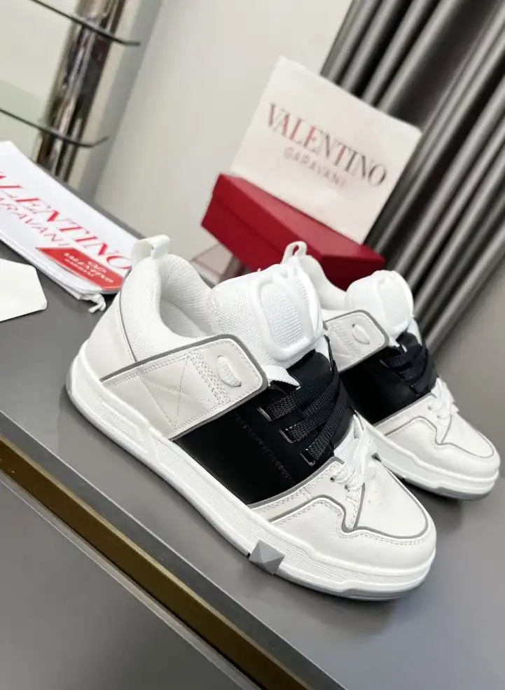 hype Valentino Sneakers