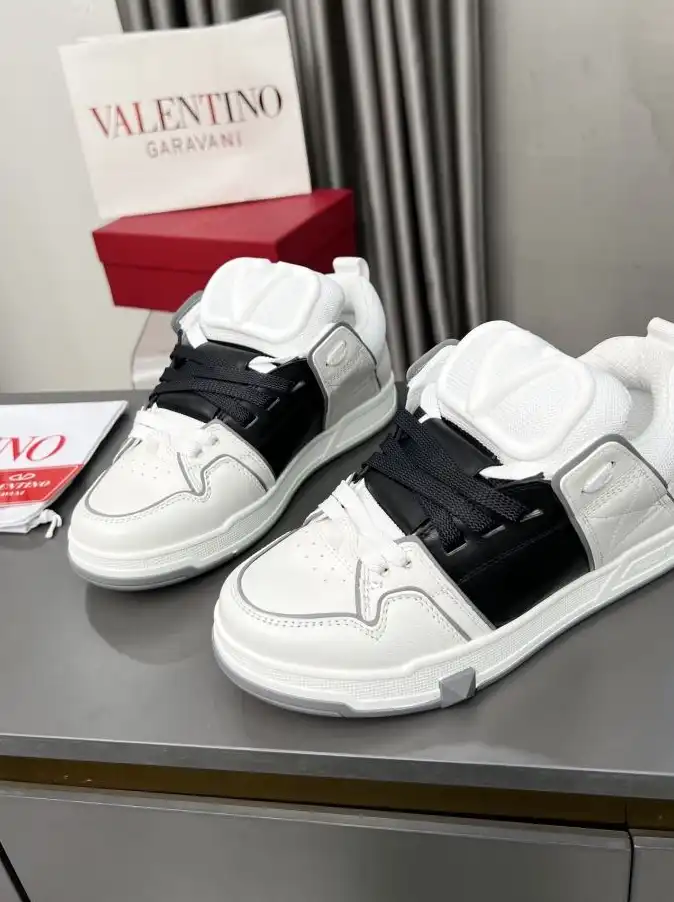 hype Valentino Sneakers